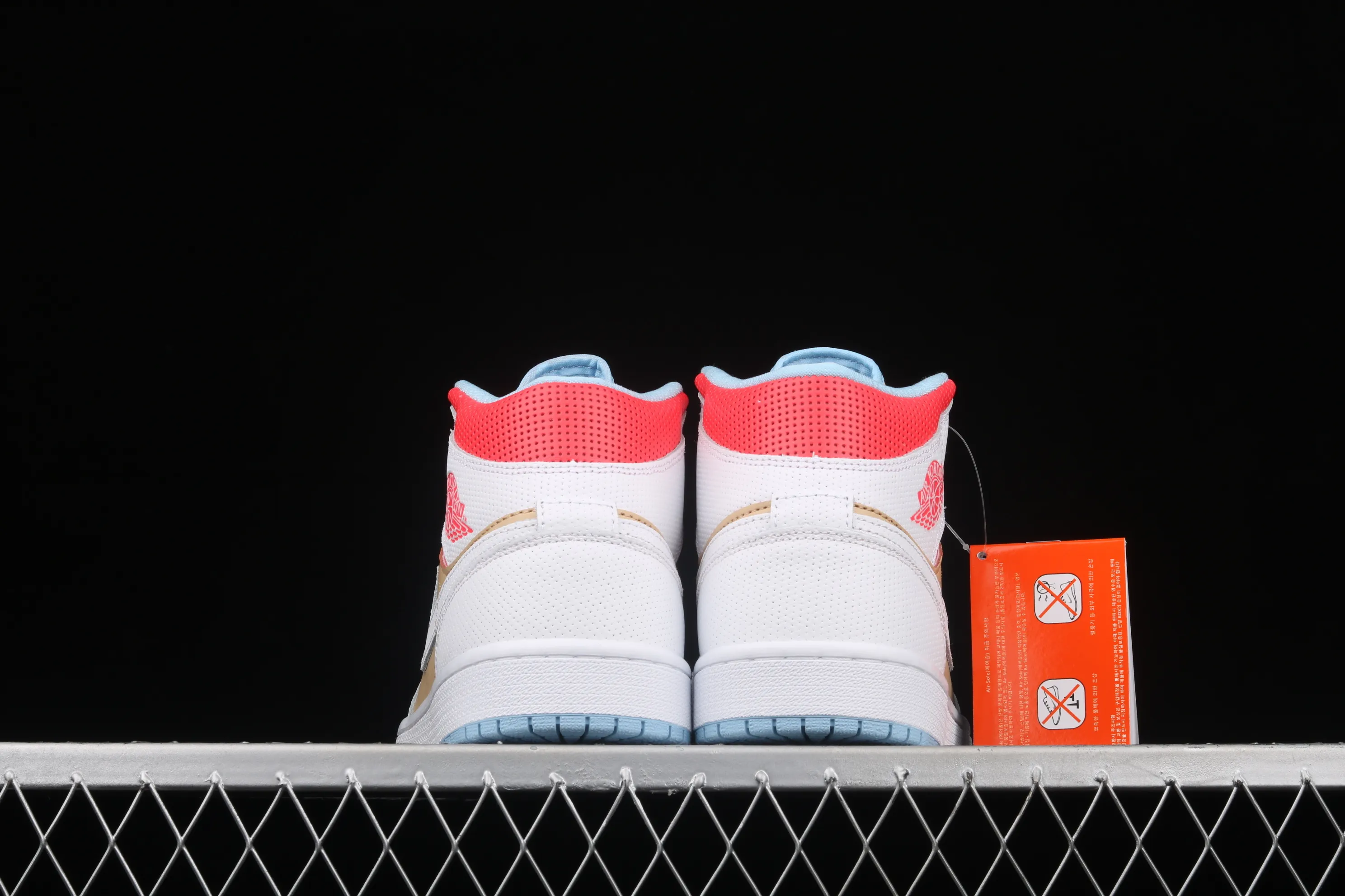All Categories Air Jordan Jordan Series Basketball Shoes Air Jordan 1 Mid Air Jordan 1 Mid SE AJ1 Joe 1 Sesame Color China Basketball Shoes CZ0774-200